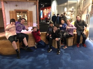 students at arch museum