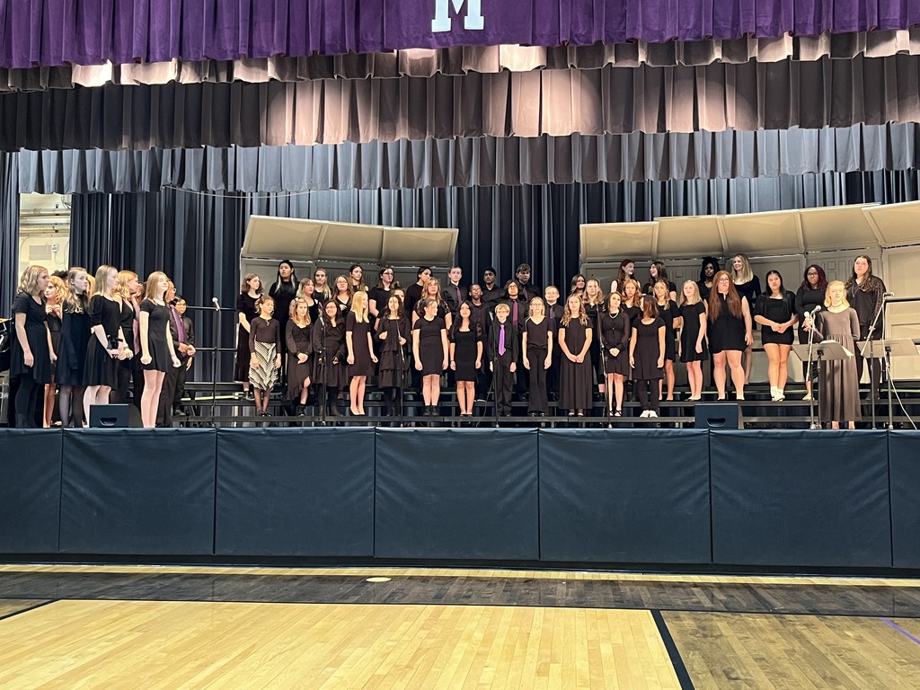 MMS Chorus students on stage